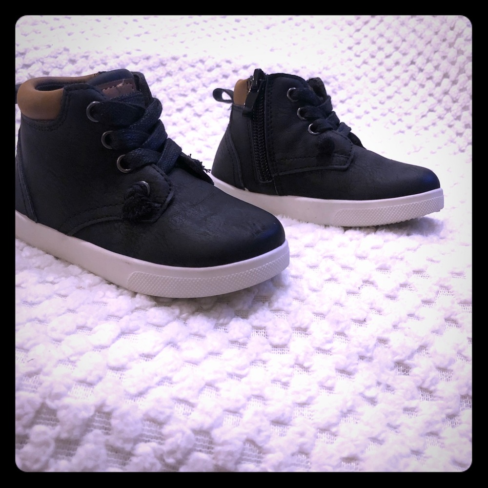 Toddler boots sz 6c